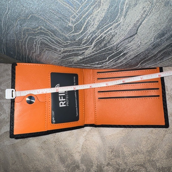 Black Carbon Fiber Wallet - Picture 3 of 3